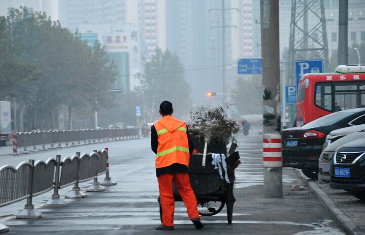 河南第十七屆環(huán)衛(wèi)節(jié)：對“城市美容師”說聲辛苦了！