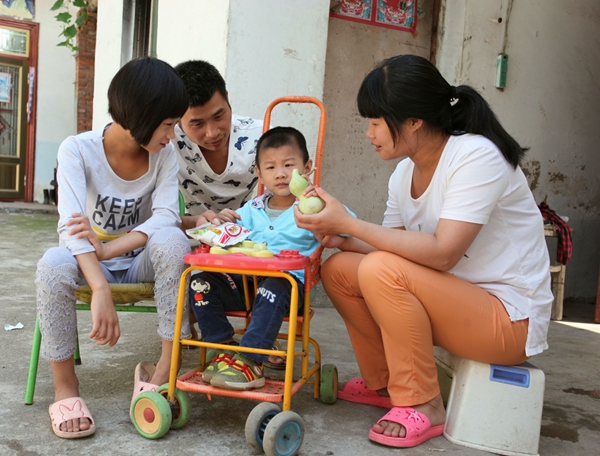 請(qǐng)大家伸出援助之手,救救這個(gè)腦癱患兒