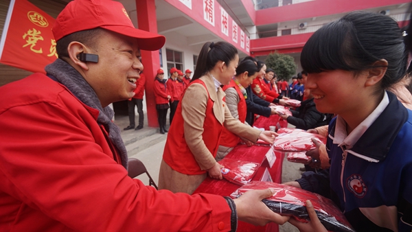 又是一年春風(fēng)暖 “雷鋒”來到咱跟前