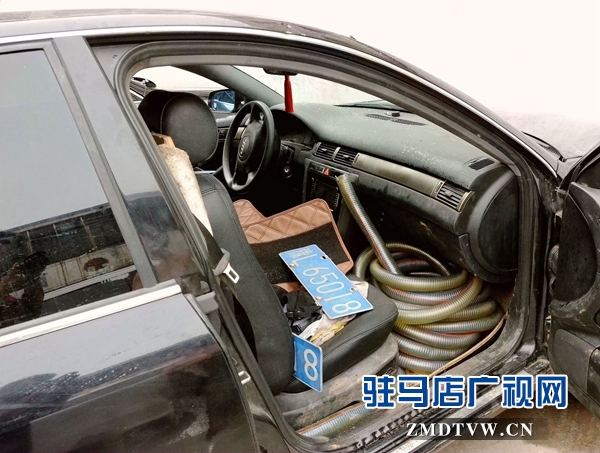 車輛上的盜油工具.JPG