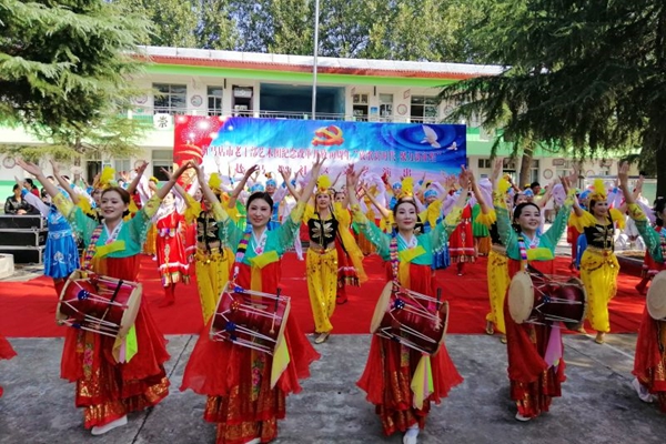 市老干部藝術(shù)團走進驛城區(qū) 慶祝改革開放40周年