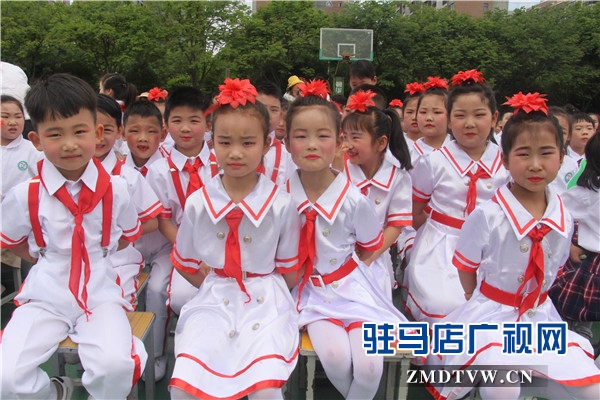 駐馬店市第二十四小學(xué)舉行“喜迎六一 祝福祖國(guó)”合唱比賽