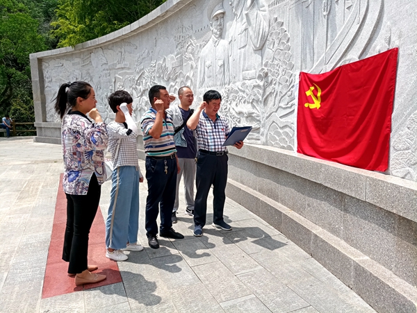 正陽(yáng)縣氣象局開(kāi)展“不忘初心、牢記使命”主題黨日活動(dòng)