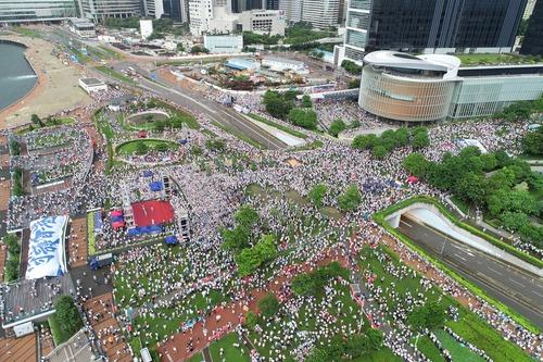 忍無(wú)可忍，終于出手了！這一次香港人不再沉默，這個(gè)決定非同尋常 