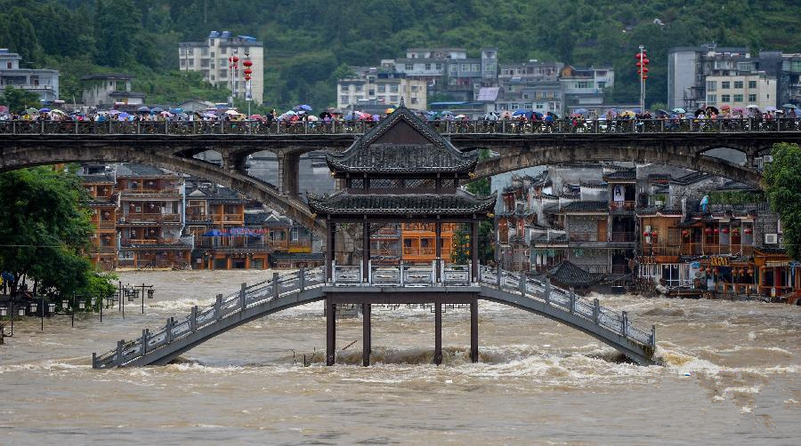 臺風(fēng)侵襲臨海古城：當(dāng)古建筑遭遇洪水猛獸，我們該如何應(yīng)對？ 