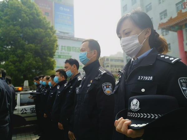 駐馬店市公安局西園分局：銘記英雄 寄托哀思