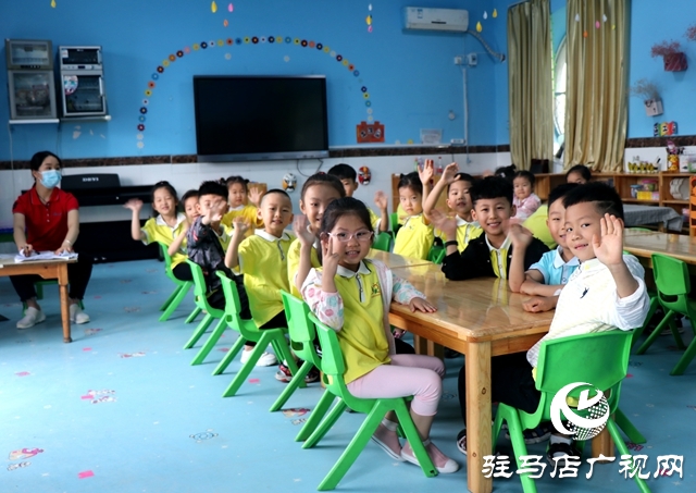 駐馬店市各幼兒園今日錯峰開學(xué)，老師笑迎萌娃歸！