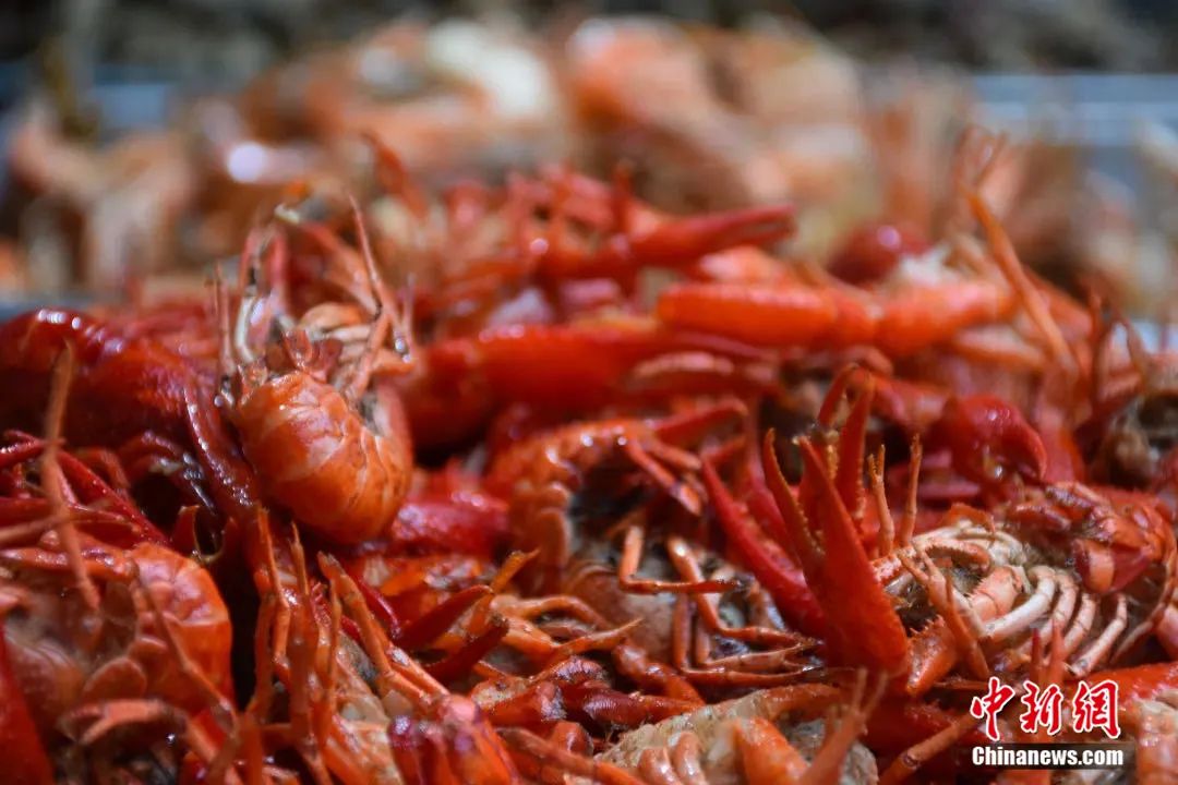 自制芯片、印章…這些高校畢業(yè)禮物“硬核”又暖心