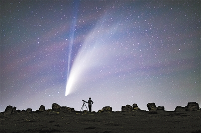 新智彗星6000年回歸一次 你可別只是看個(gè)熱鬧