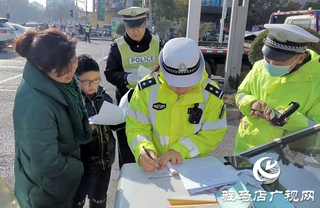 嚴(yán)查電動(dòng)車無牌上路、非法加裝車棚 駐馬店市區(qū)開據(jù)第一張罰單