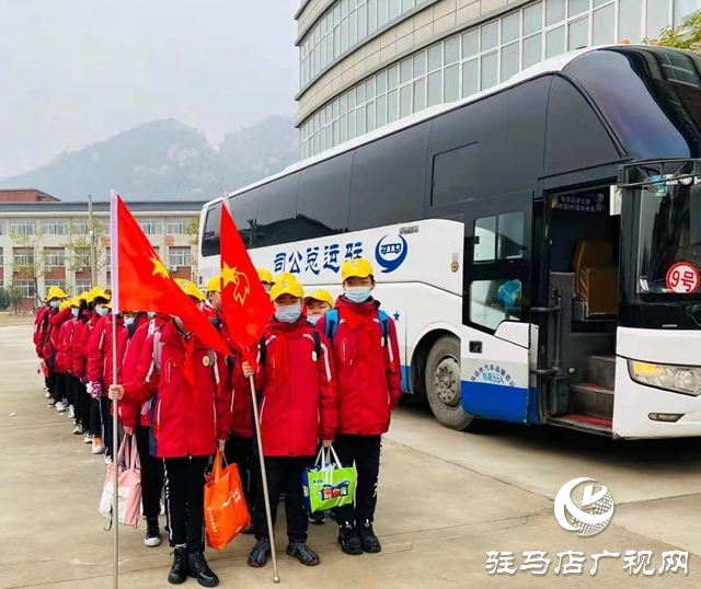 駐馬店市第十小學(xué)開展“傳承紅色基因、做時代好少年”實踐活動