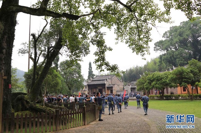 鐘華論：風(fēng)雨蒼黃百年路，高歌奮進新征程——從黨史學(xué)習(xí)教育中汲取智慧力量 