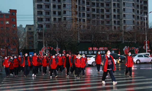 開學(xué)了！不負(fù)春光“犇”向新學(xué)期！