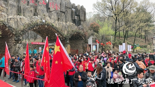 春分植樹(shù)添新綠 車(chē)友齊心美家園