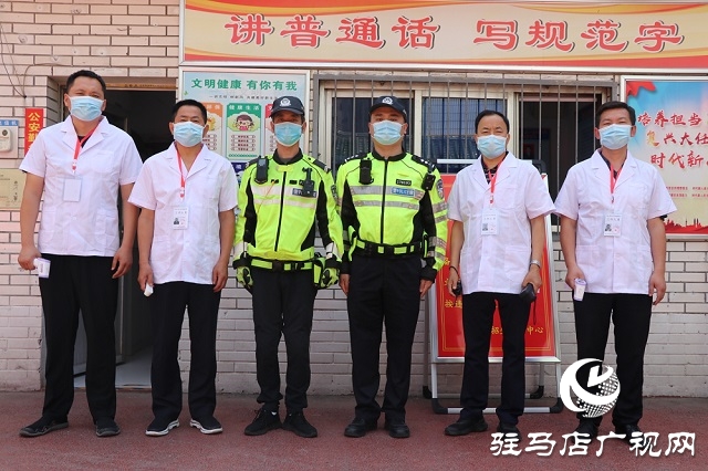 駐馬店交警執(zhí)勤全力護航高考