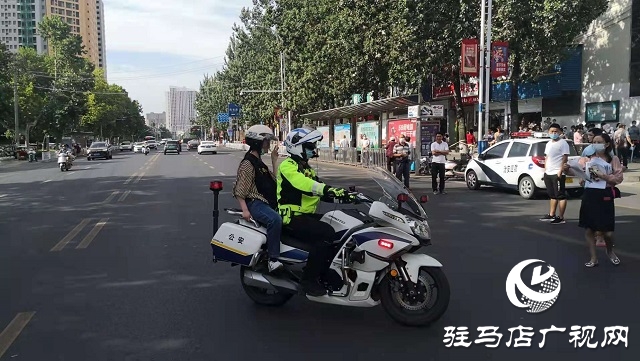 駐馬店交警執(zhí)勤全力護航高考