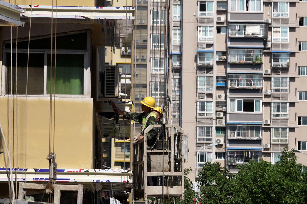 房屋外墻脫落傷人傷物頻發(fā)，該由誰負責？誰維修？