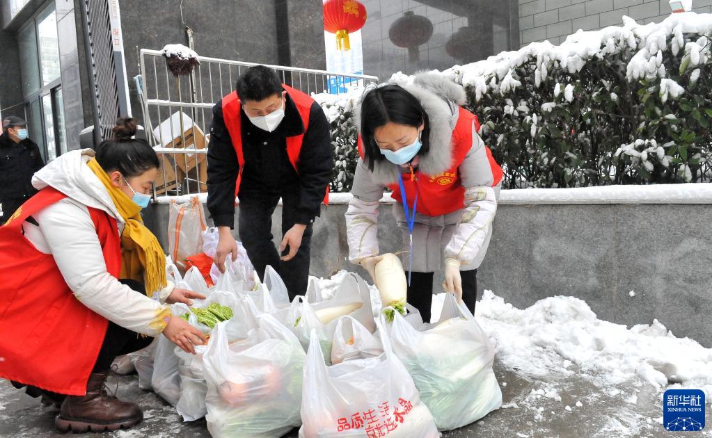 奮進(jìn)新征程 建功新時(shí)代｜“人民至上、生命至上”——抗擊世紀(jì)疫情彰顯“中國之治”優(yōu)勢