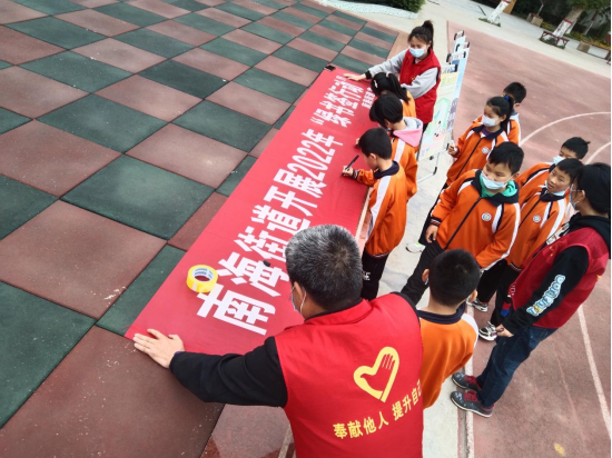 驛城區(qū)南海街道開展“掃黃打非”進(jìn)校園活動