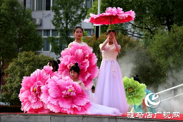 駐馬店市實驗中學(xué)校園文化藝術(shù)節(jié)開幕 文藝匯演盡展師生風采