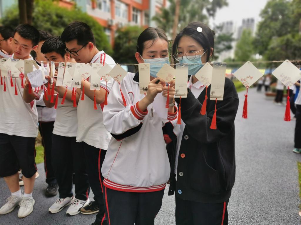 “應(yīng)考盡考”“一個(gè)不落”——全國(guó)各地準(zhǔn)備就緒全力“護(hù)航”高考