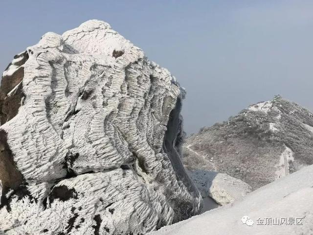 「金頂●冬雪」忽如一夜春風(fēng)來，千樹萬樹梨花開