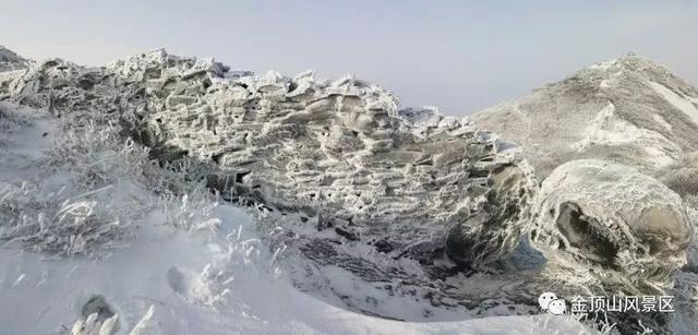 「金頂●冬雪」忽如一夜春風(fēng)來，千樹萬樹梨花開