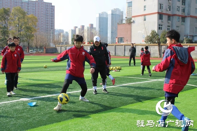 “奔跑吧•少年”冠軍進校園活動走進駐馬店實驗小學(xué)