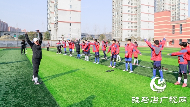 “奔跑吧•少年”冠軍進校園活動走進駐馬店實驗小學(xué)