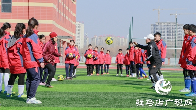 “奔跑吧•少年”冠軍進校園活動走進駐馬店實驗小學(xué)