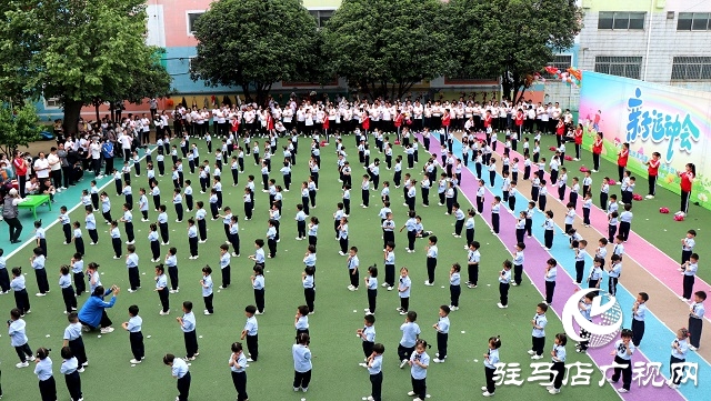 悅動(dòng)精彩童年 親子快樂成長 駐馬店市實(shí)驗(yàn)幼兒園親子運(yùn)動(dòng)會(huì)圓滿落幕