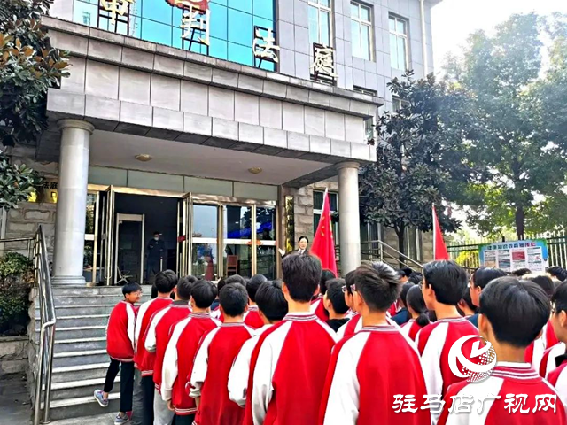 “零距離”學(xué)法 “沉浸式”庭審——泌陽縣人民法院開展“公眾開放日”活動