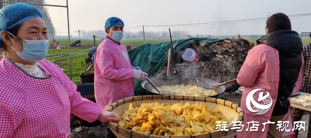 千萬粉絲“大網(wǎng)紅”為粉絲送福利 4000箱平輿特產油炸面食“麻葉子”發(fā)往全國各地