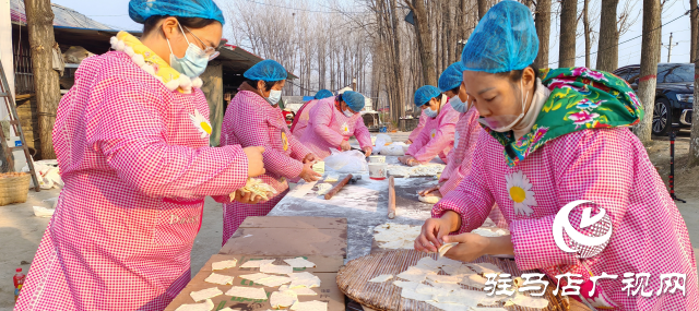 千萬粉絲“大網(wǎng)紅”為粉絲送福利 4000箱平輿特產油炸面食“麻葉子”發(fā)往全國各地