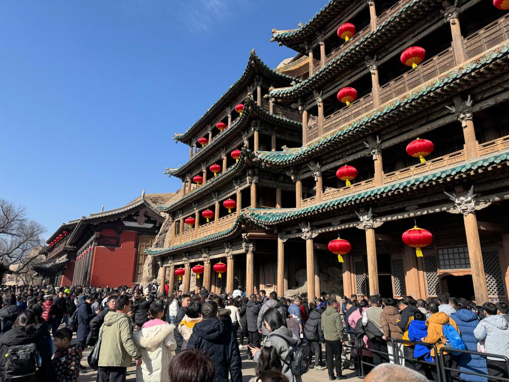 超長春節(jié)假期點(diǎn)燃旅游熱 2024年旅游消費(fèi)或維持上升勢頭