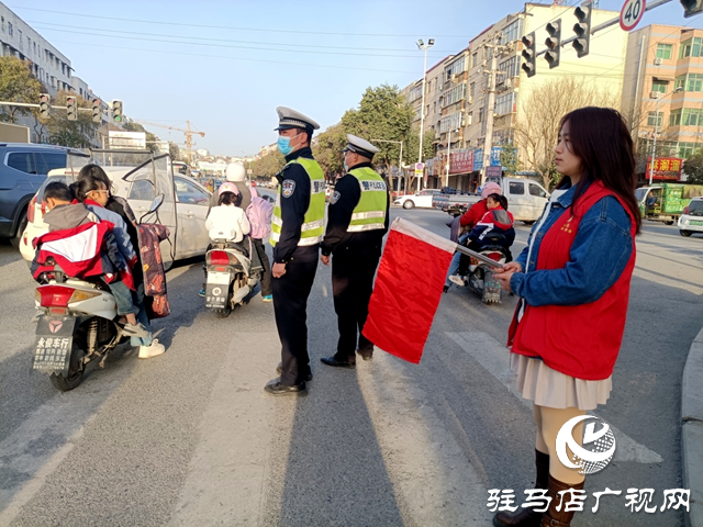 確山縣盤龍街道：學習雷鋒精神 開展文明交通志愿服務