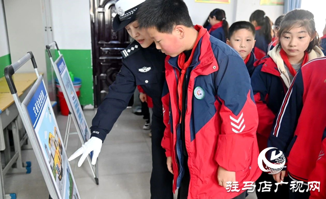 西平交警開(kāi)展“全國(guó)中小學(xué)生安全教育日”主題宣講