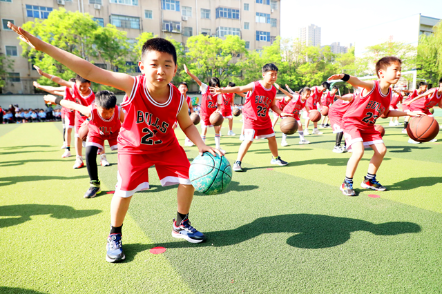 駐馬店實驗小學(xué)快樂健身節(jié)：運(yùn)動展風(fēng)采  健康伴成長