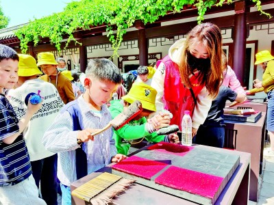 “爆紅”變“長紅” 出圈更出彩 ——河南開封積極推動文旅融合高質(zhì)量發(fā)展