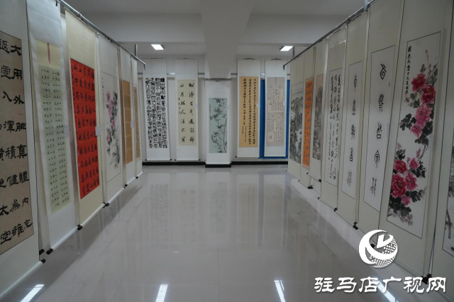 2024駐馬店市驛城區(qū)慶祝“七一”建黨節(jié)書(shū)畫(huà)精品展啟幕