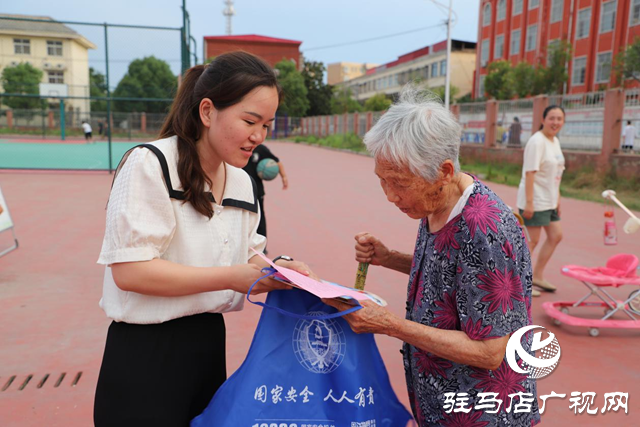 確山縣李新店鎮(zhèn)：當(dāng)好“法律明白人” 法治服務(wù)“娘家人”