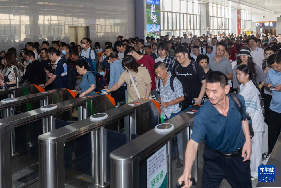 鐵路國慶黃金周運輸拉開帷幕